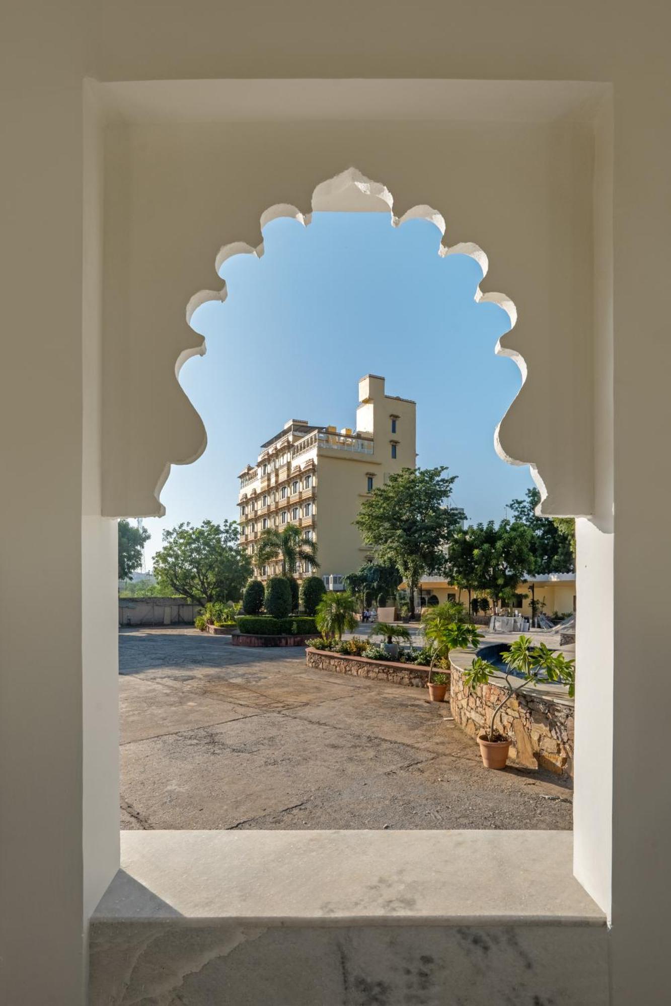 Sterling Balicha Udaipur Hotel ภายนอก รูปภาพ