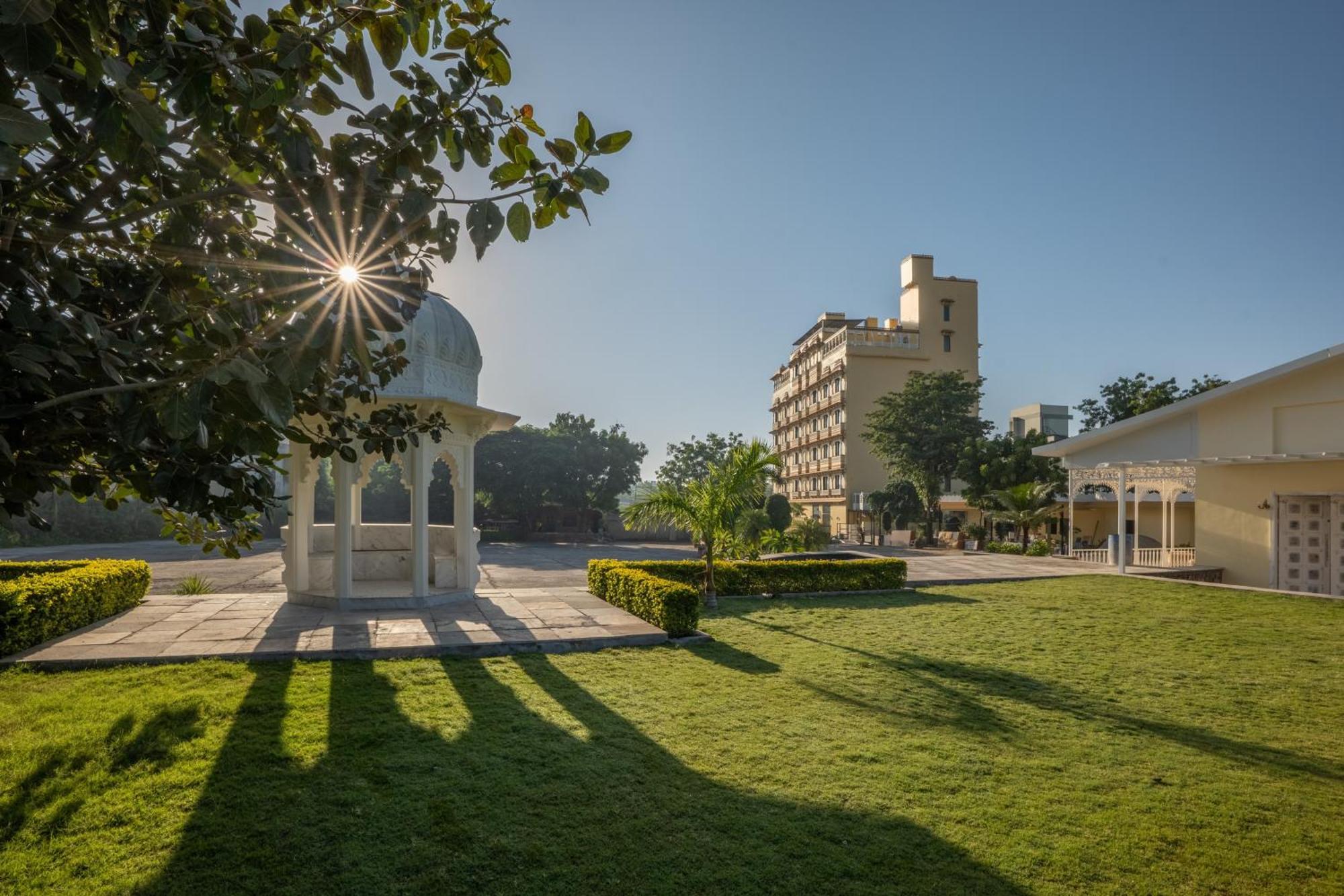 Sterling Balicha Udaipur Hotel ภายนอก รูปภาพ