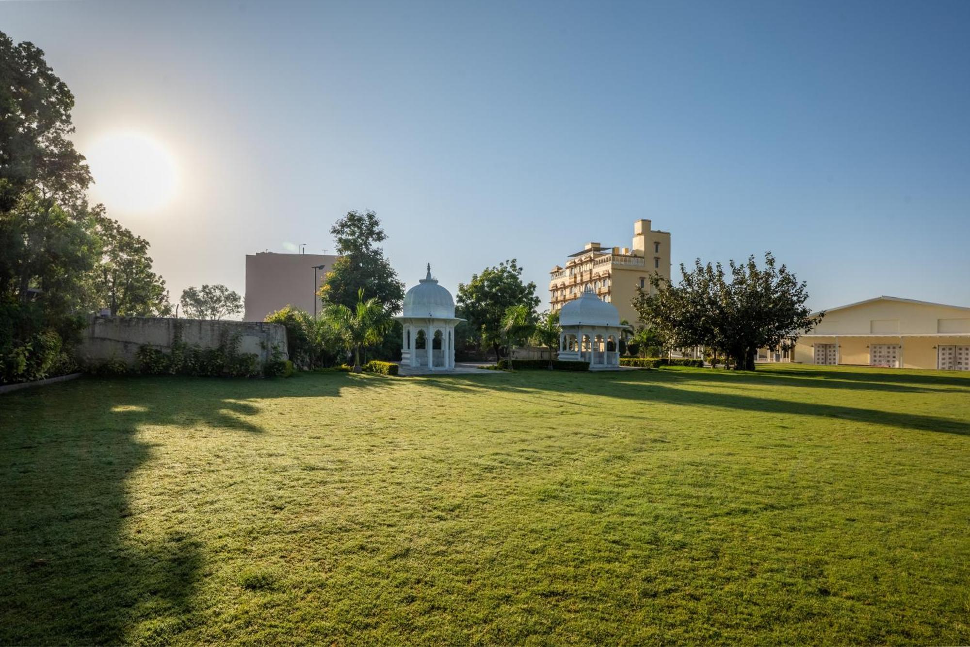 Sterling Balicha Udaipur Hotel ภายนอก รูปภาพ