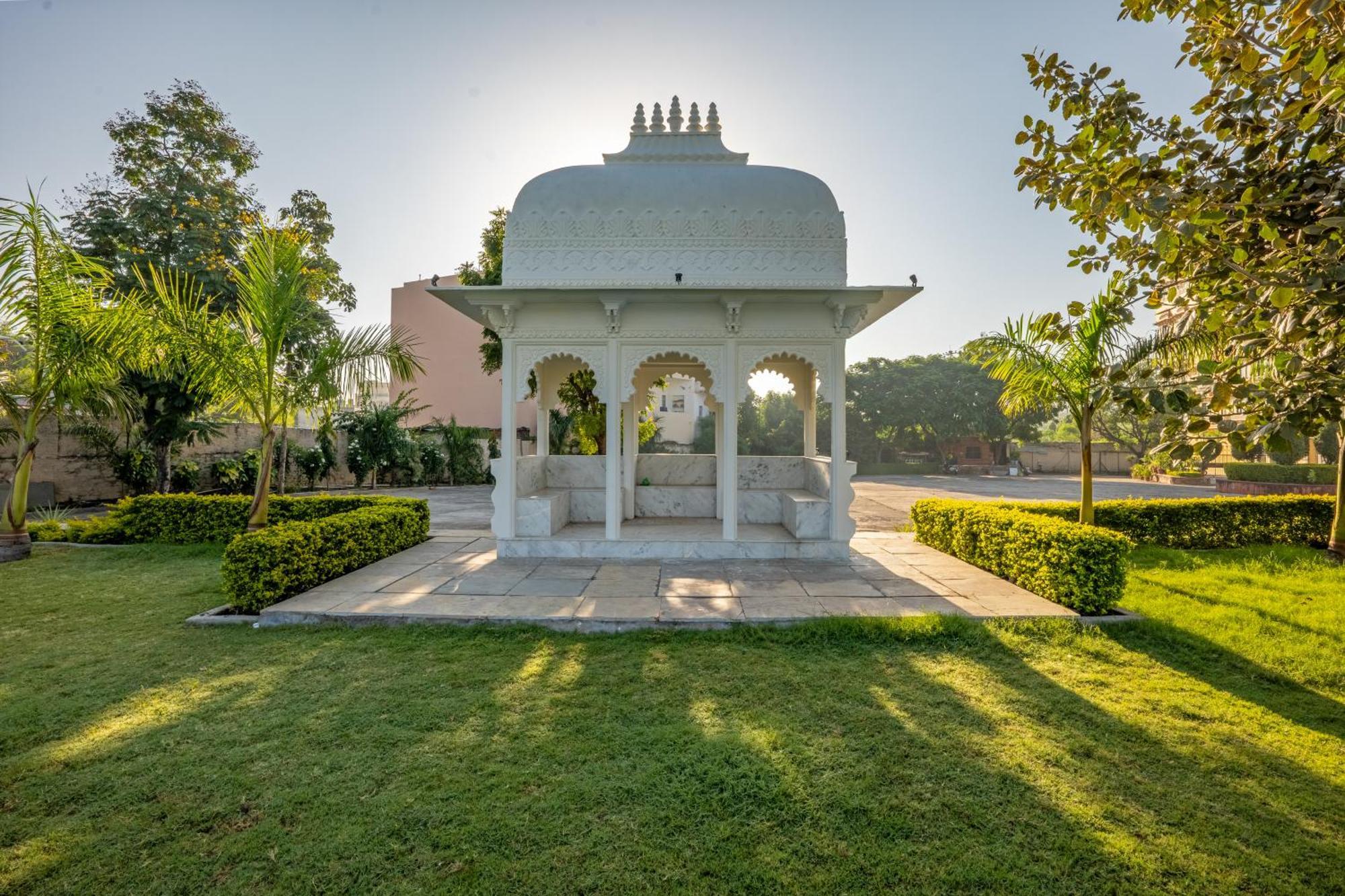 Sterling Balicha Udaipur Hotel ภายนอก รูปภาพ