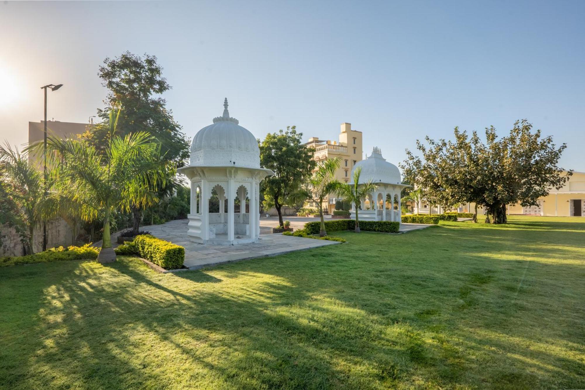 Sterling Balicha Udaipur Hotel ภายนอก รูปภาพ